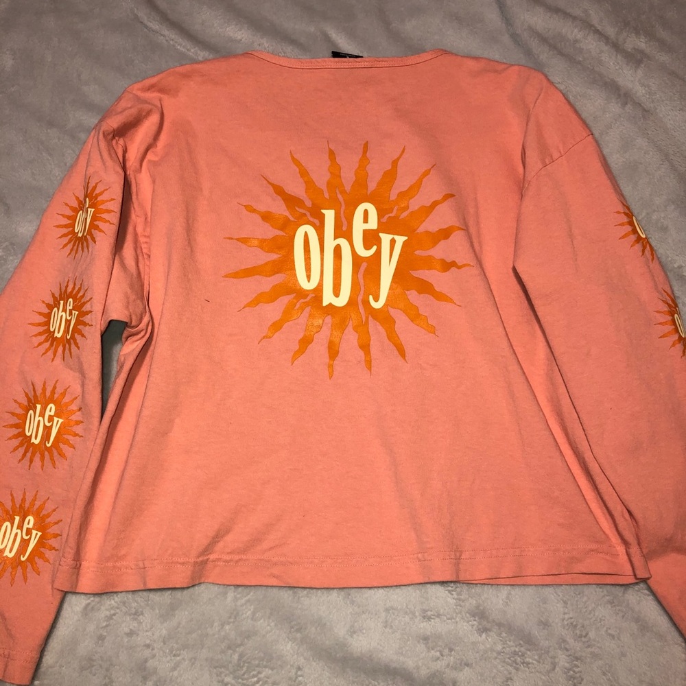 Obey long sleeve 💕 - Picture 3 of 4